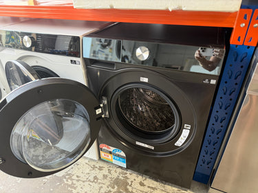Factory second Hisense HWFS1214PB 12kg front-loading washing machine - Second Hand Appliances Geebung
